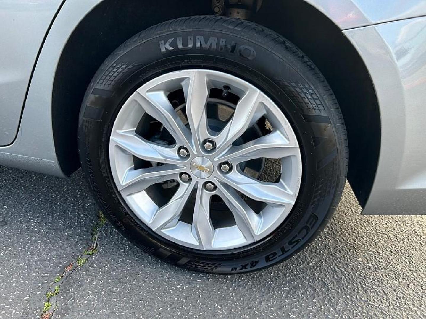 2024 GRAY Chevrolet Malibu (1G1ZD5ST8RF) with an 4-Cyl Turbo 1.5 Liter engine, Automatic CVT transmission, located at 412 Auto Vista Drive, Palmdale, CA, 93551, (661) 945-0620, 34.592636, -118.136681 - Photo#14