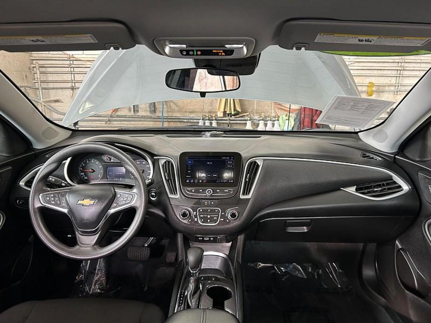 2024 GRAY Chevrolet Malibu (1G1ZD5ST8RF) with an 4-Cyl Turbo 1.5 Liter engine, Automatic CVT transmission, located at 412 Auto Vista Drive, Palmdale, CA, 93551, (661) 945-0620, 34.592636, -118.136681 - Photo#21