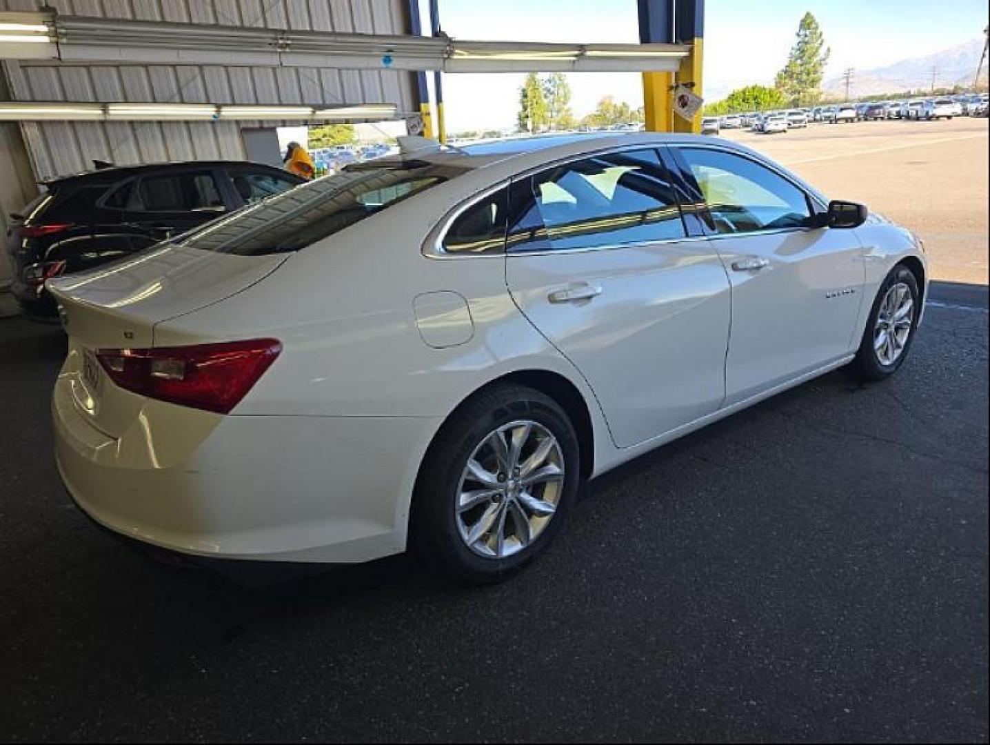 2023 WHITE Chevrolet Malibu (1G1ZD5ST7PF) with an 4-Cyl Turbo 1.5 Liter engine, Automatic CVT transmission, located at 412 Auto Vista Drive, Palmdale, CA, 93551, (661) 945-0620, 34.592636, -118.136681 - Photo#3