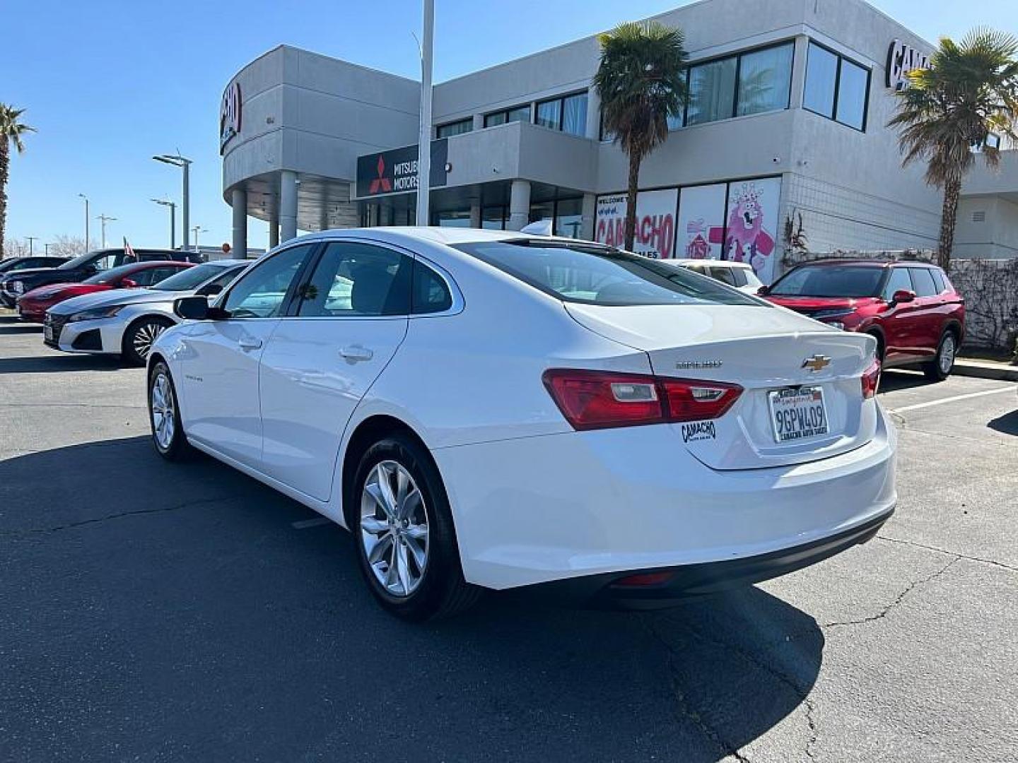2023 WHITE Chevrolet Malibu (1G1ZD5ST7PF) with an 4-Cyl Turbo 1.5 Liter engine, Automatic CVT transmission, located at 412 Auto Vista Drive, Palmdale, CA, 93551, (661) 945-0620, 34.592636, -118.136681 - Photo#9