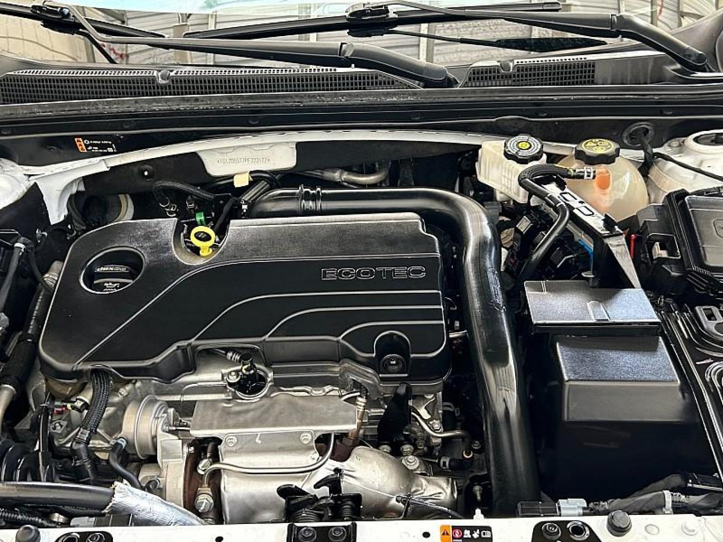 2023 WHITE Chevrolet Malibu (1G1ZD5ST7PF) with an 4-Cyl Turbo 1.5 Liter engine, Automatic CVT transmission, located at 412 Auto Vista Drive, Palmdale, CA, 93551, (661) 945-0620, 34.592636, -118.136681 - Photo#34