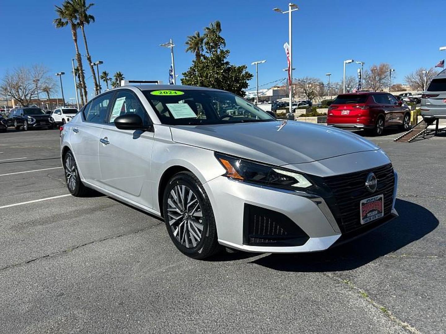 2024 SILVER Nissan Altima (1N4BL4DV4RN) with an 4-Cyl 2.5 Liter engine, Automatic Xtronic CVT transmission, located at 412 Auto Vista Drive, Palmdale, CA, 93551, (661) 945-0620, 34.592636, -118.136681 - Photo#2