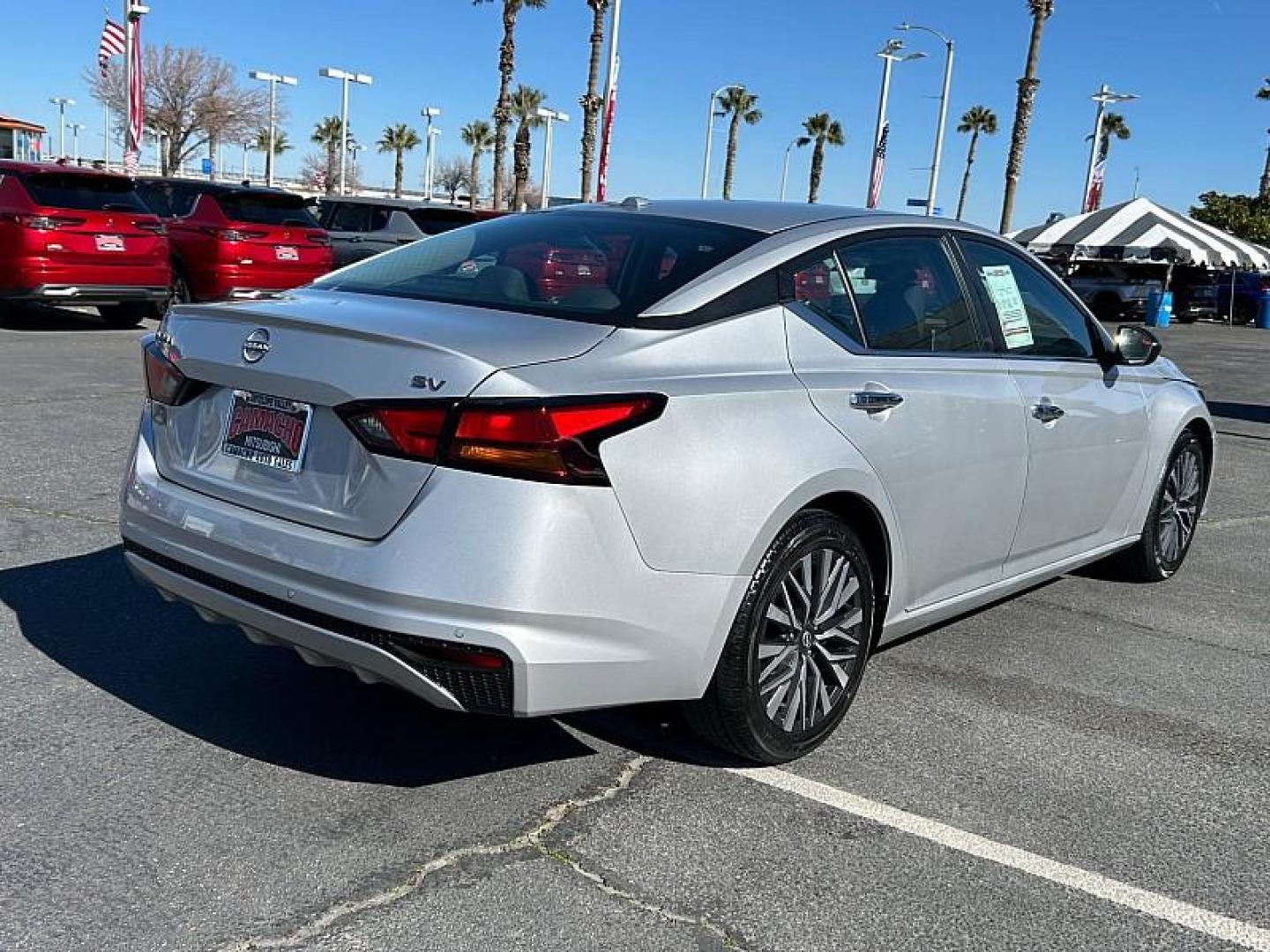 2024 SILVER Nissan Altima (1N4BL4DV4RN) with an 4-Cyl 2.5 Liter engine, Automatic Xtronic CVT transmission, located at 412 Auto Vista Drive, Palmdale, CA, 93551, (661) 945-0620, 34.592636, -118.136681 - Photo#4