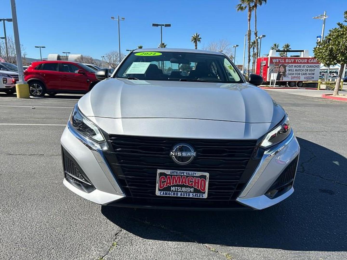 2024 SILVER Nissan Altima (1N4BL4DV4RN) with an 4-Cyl 2.5 Liter engine, Automatic Xtronic CVT transmission, located at 412 Auto Vista Drive, Palmdale, CA, 93551, (661) 945-0620, 34.592636, -118.136681 - Photo#5