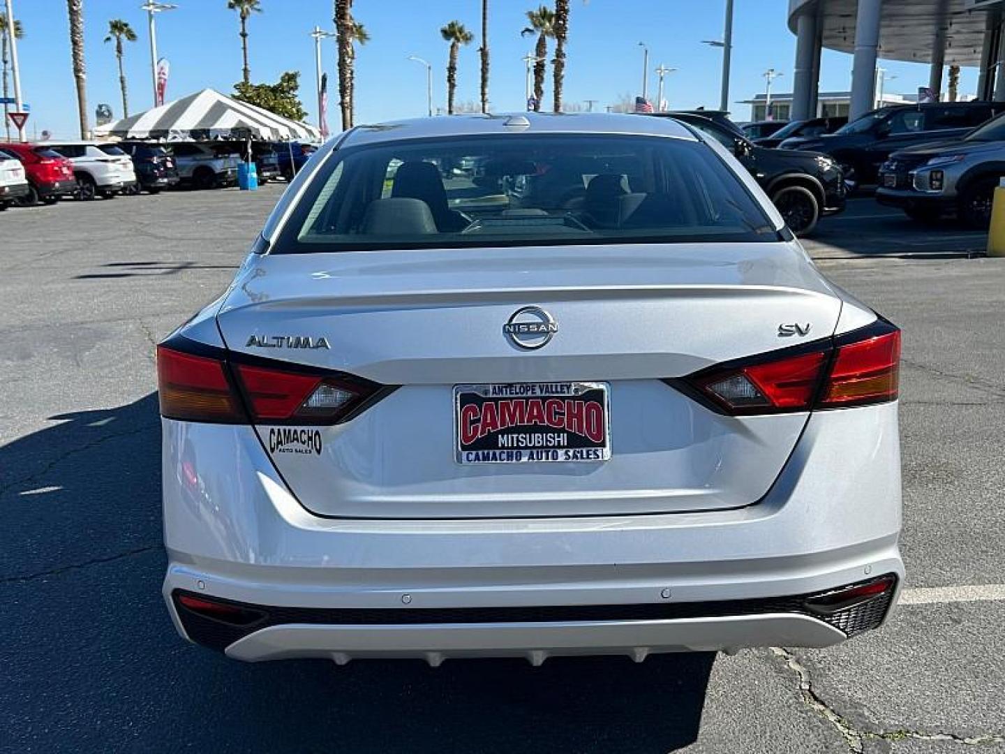 2024 SILVER Nissan Altima (1N4BL4DV4RN) with an 4-Cyl 2.5 Liter engine, Automatic Xtronic CVT transmission, located at 412 Auto Vista Drive, Palmdale, CA, 93551, (661) 945-0620, 34.592636, -118.136681 - Photo#8