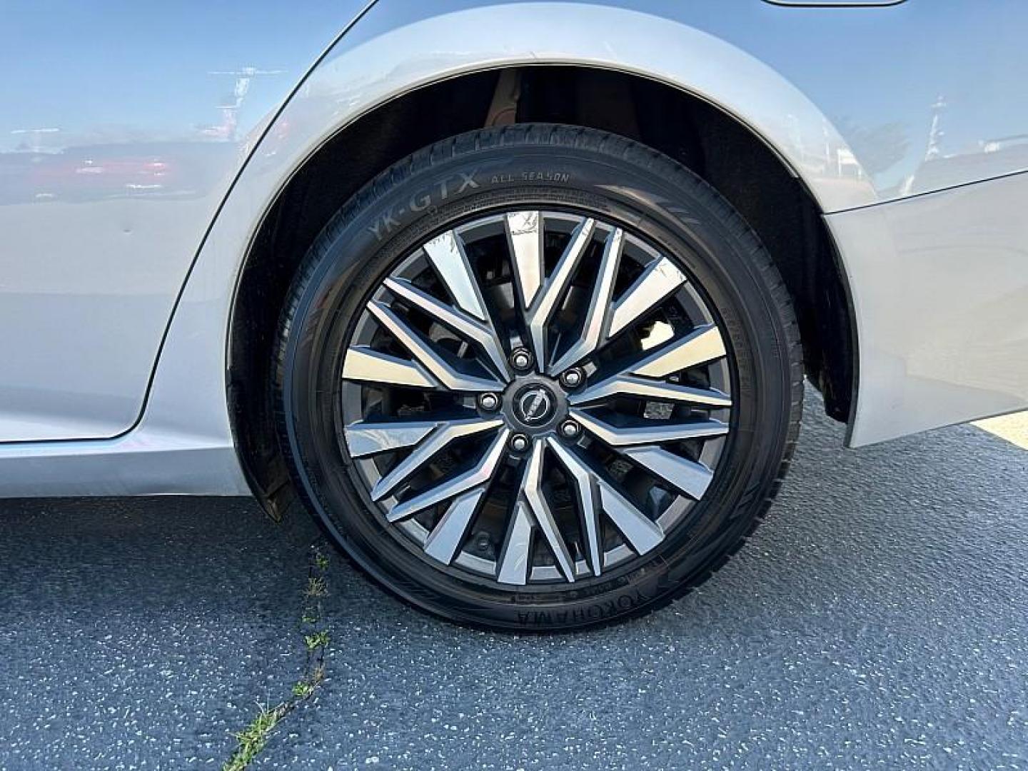 2024 SILVER Nissan Altima (1N4BL4DV4RN) with an 4-Cyl 2.5 Liter engine, Automatic Xtronic CVT transmission, located at 412 Auto Vista Drive, Palmdale, CA, 93551, (661) 945-0620, 34.592636, -118.136681 - Photo#26