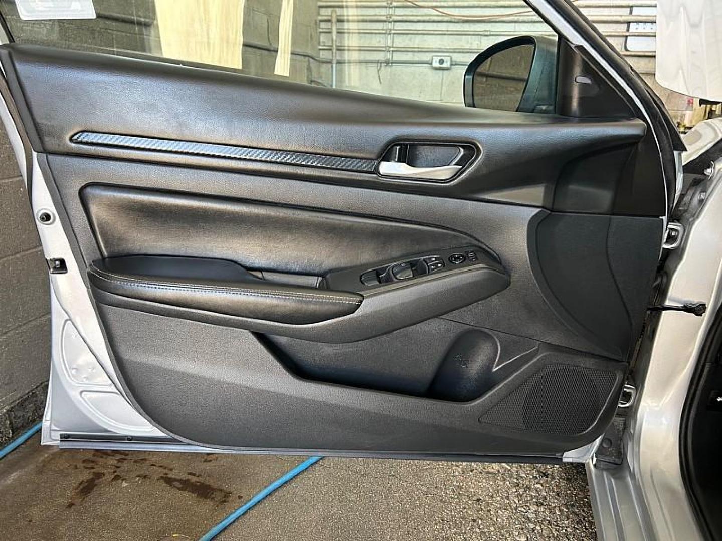 2024 SILVER Nissan Altima (1N4BL4DV4RN) with an 4-Cyl 2.5 Liter engine, Automatic Xtronic CVT transmission, located at 412 Auto Vista Drive, Palmdale, CA, 93551, (661) 945-0620, 34.592636, -118.136681 - Photo#31