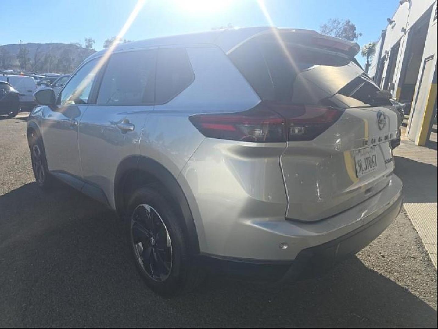 2024 SILVER Nissan Rogue (JN8BT3BBXRW) with an 3-Cyl Turbo 1.5 Liter engine, Automatic CVT transmission, located at 412 Auto Vista Drive, Palmdale, CA, 93551, (661) 945-0620, 34.592636, -118.136681 - Photo#3