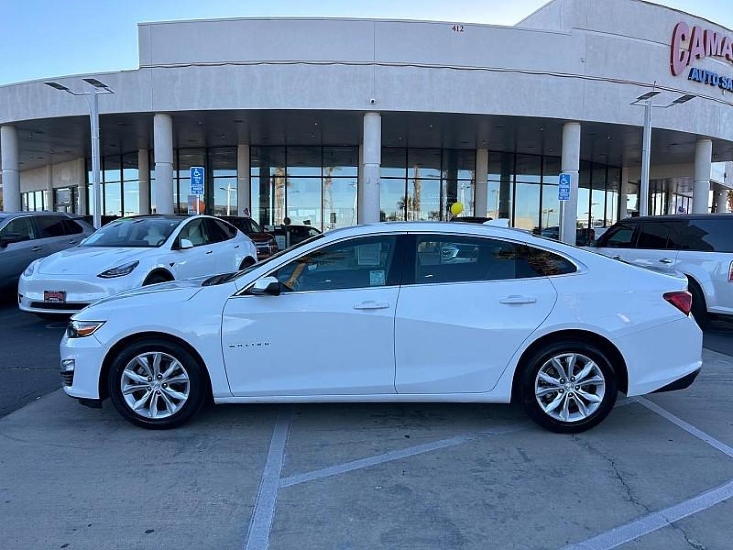 2023 WHITE Chevrolet Malibu (1G1ZD5ST2PF) with an 4-Cyl Turbo 1.5 Liter engine, Automatic CVT transmission, located at 412 Auto Vista Drive, Palmdale, CA, 93551, (661) 945-0620, 34.592636, -118.136681 - Photo#3