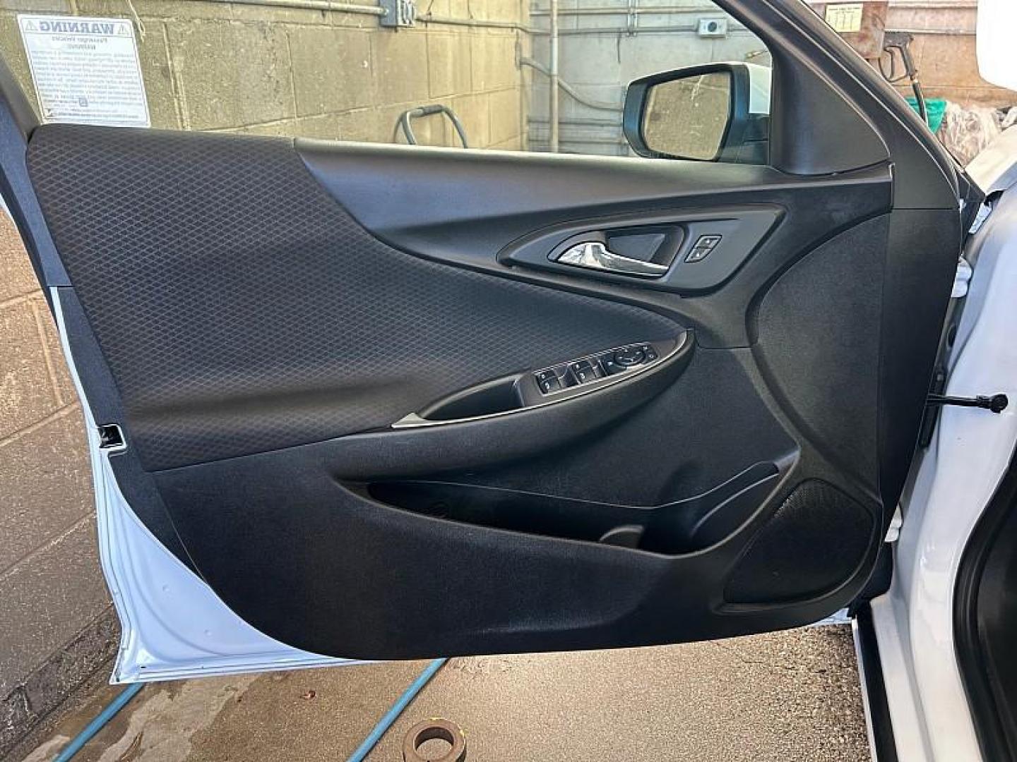 2023 WHITE Chevrolet Malibu (1G1ZD5ST2PF) with an 4-Cyl Turbo 1.5 Liter engine, Automatic CVT transmission, located at 412 Auto Vista Drive, Palmdale, CA, 93551, (661) 945-0620, 34.592636, -118.136681 - Photo#11