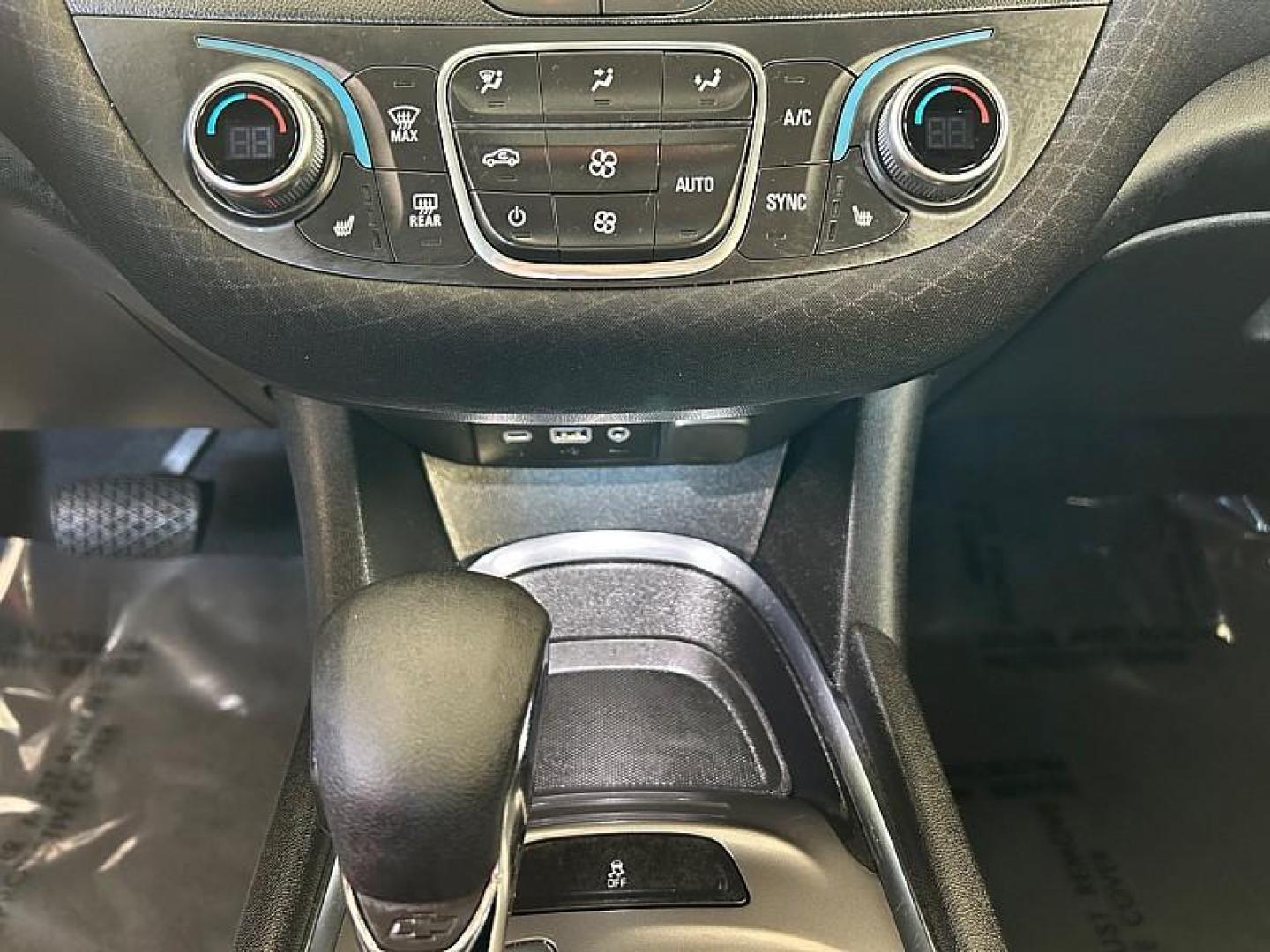 2023 WHITE Chevrolet Malibu (1G1ZD5ST2PF) with an 4-Cyl Turbo 1.5 Liter engine, Automatic CVT transmission, located at 412 Auto Vista Drive, Palmdale, CA, 93551, (661) 945-0620, 34.592636, -118.136681 - Photo#13
