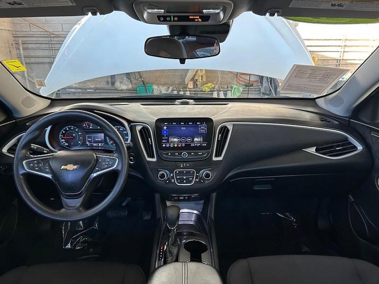 2023 WHITE Chevrolet Malibu (1G1ZD5ST2PF) with an 4-Cyl Turbo 1.5 Liter engine, Automatic CVT transmission, located at 412 Auto Vista Drive, Palmdale, CA, 93551, (661) 945-0620, 34.592636, -118.136681 - Photo#17