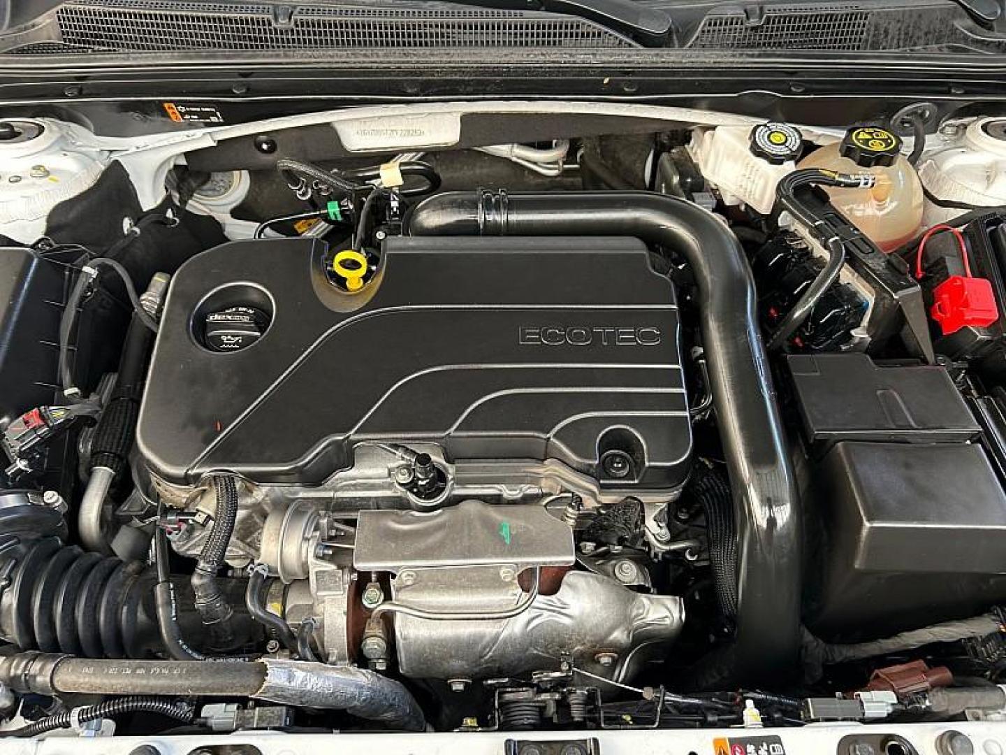 2023 WHITE Chevrolet Malibu (1G1ZD5ST2PF) with an 4-Cyl Turbo 1.5 Liter engine, Automatic CVT transmission, located at 412 Auto Vista Drive, Palmdale, CA, 93551, (661) 945-0620, 34.592636, -118.136681 - Photo#23