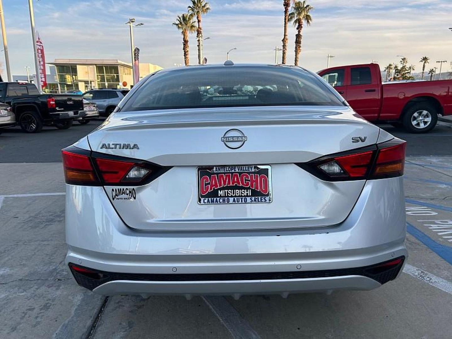 2024 SILVER Nissan Altima (1N4BL4DV3RN) with an 4-Cyl 2.5 Liter engine, Automatic Xtronic CVT transmission, located at 412 Auto Vista Drive, Palmdale, CA, 93551, (661) 945-0620, 34.592636, -118.136681 - Photo#18
