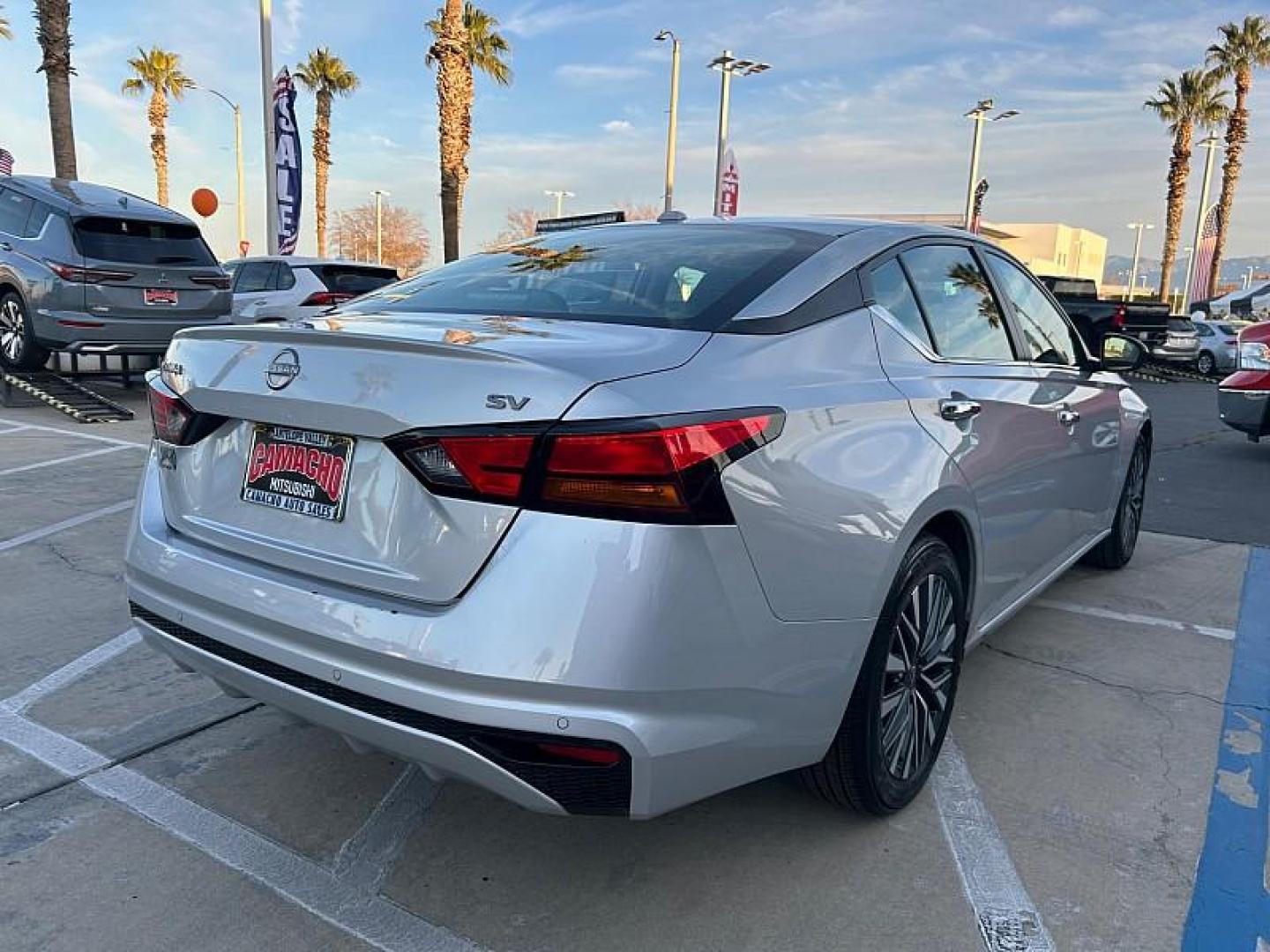 2024 SILVER Nissan Altima (1N4BL4DV3RN) with an 4-Cyl 2.5 Liter engine, Automatic Xtronic CVT transmission, located at 412 Auto Vista Drive, Palmdale, CA, 93551, (661) 945-0620, 34.592636, -118.136681 - Photo#20