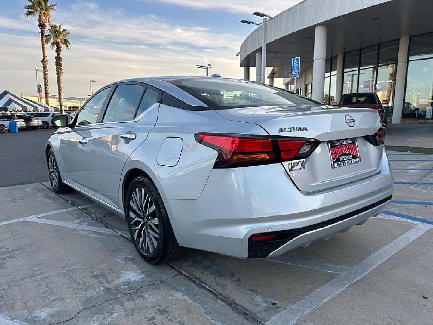 2024 SILVER Nissan Altima (1N4BL4DV3RN) with an 4-Cyl 2.5 Liter engine, Automatic Xtronic CVT transmission, located at 412 Auto Vista Drive, Palmdale, CA, 93551, (661) 945-0620, 34.592636, -118.136681 - Photo#21