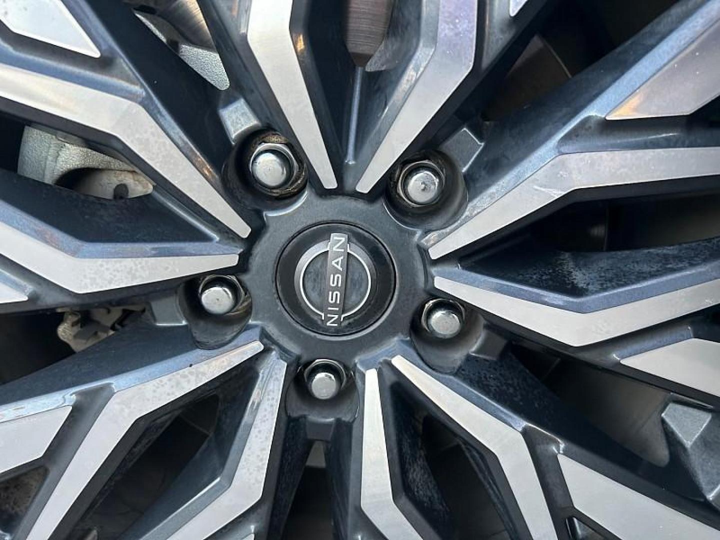 2024 SILVER Nissan Altima (1N4BL4DV3RN) with an 4-Cyl 2.5 Liter engine, Automatic Xtronic CVT transmission, located at 412 Auto Vista Drive, Palmdale, CA, 93551, (661) 945-0620, 34.592636, -118.136681 - Photo#42