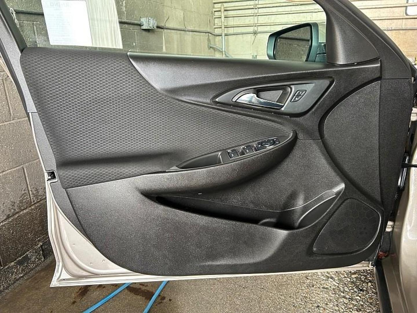 2024 SILVER Nissan Altima (1N4BL4DV3RN) with an 4-Cyl 2.5 Liter engine, Automatic Xtronic CVT transmission, located at 412 Auto Vista Drive, Palmdale, CA, 93551, (661) 945-0620, 34.592636, -118.136681 - Photo#43