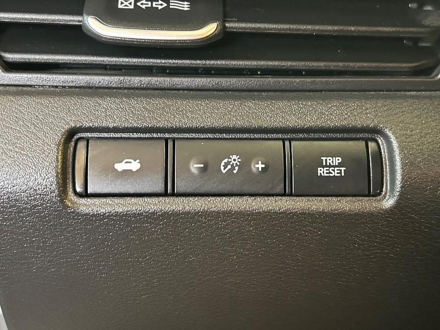 2024 SILVER Nissan Altima (1N4BL4DV3RN) with an 4-Cyl 2.5 Liter engine, Automatic Xtronic CVT transmission, located at 412 Auto Vista Drive, Palmdale, CA, 93551, (661) 945-0620, 34.592636, -118.136681 - Photo#60