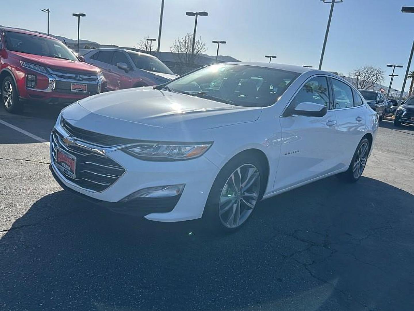 2024 WHITE Chevrolet Malibu (1G1ZE5ST4RF) with an 4-Cyl Turbo 1.5 Liter engine, Automatic CVT transmission, located at 412 Auto Vista Drive, Palmdale, CA, 93551, (661) 945-0620, 34.592636, -118.136681 - Photo#7
