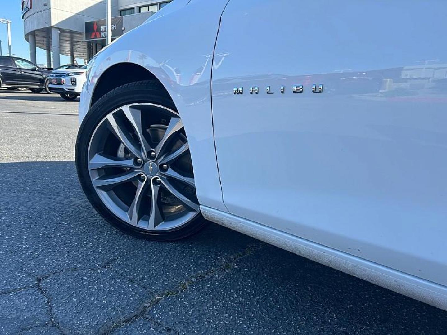 2024 WHITE Chevrolet Malibu (1G1ZE5ST4RF) with an 4-Cyl Turbo 1.5 Liter engine, Automatic CVT transmission, located at 412 Auto Vista Drive, Palmdale, CA, 93551, (661) 945-0620, 34.592636, -118.136681 - Photo#10