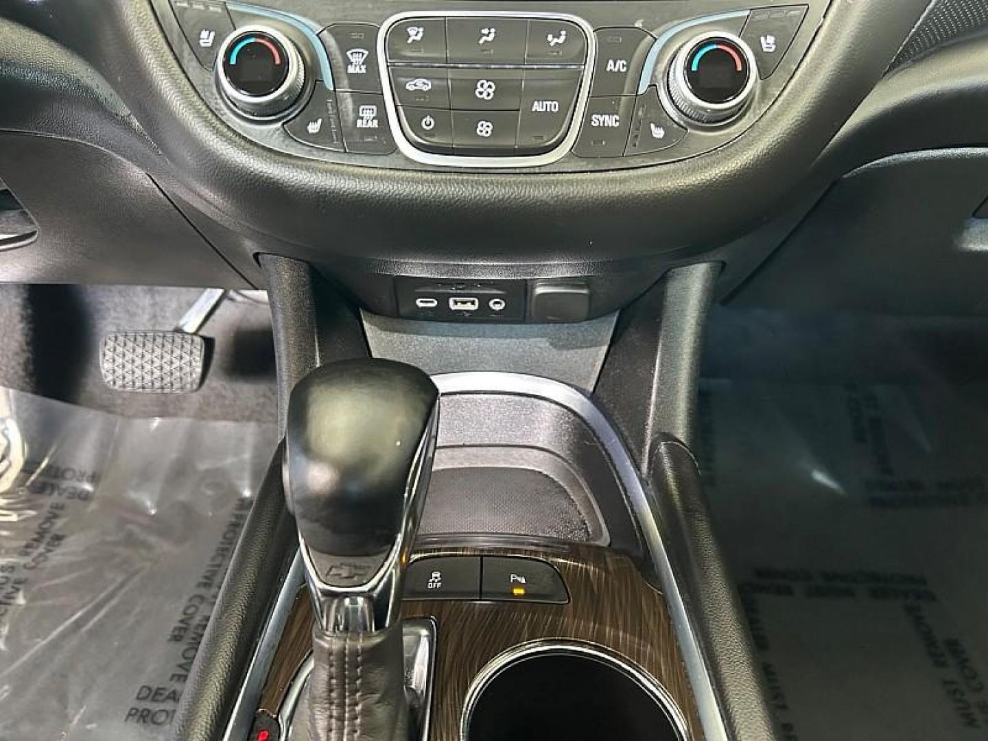 2024 WHITE Chevrolet Malibu (1G1ZE5ST4RF) with an 4-Cyl Turbo 1.5 Liter engine, Automatic CVT transmission, located at 412 Auto Vista Drive, Palmdale, CA, 93551, (661) 945-0620, 34.592636, -118.136681 - Photo#22
