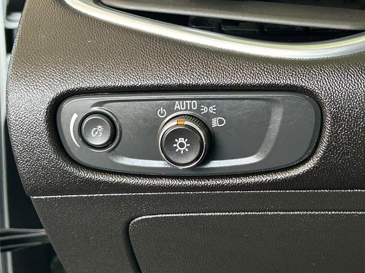 2024 WHITE Chevrolet Malibu (1G1ZE5ST4RF) with an 4-Cyl Turbo 1.5 Liter engine, Automatic CVT transmission, located at 412 Auto Vista Drive, Palmdale, CA, 93551, (661) 945-0620, 34.592636, -118.136681 - Photo#29