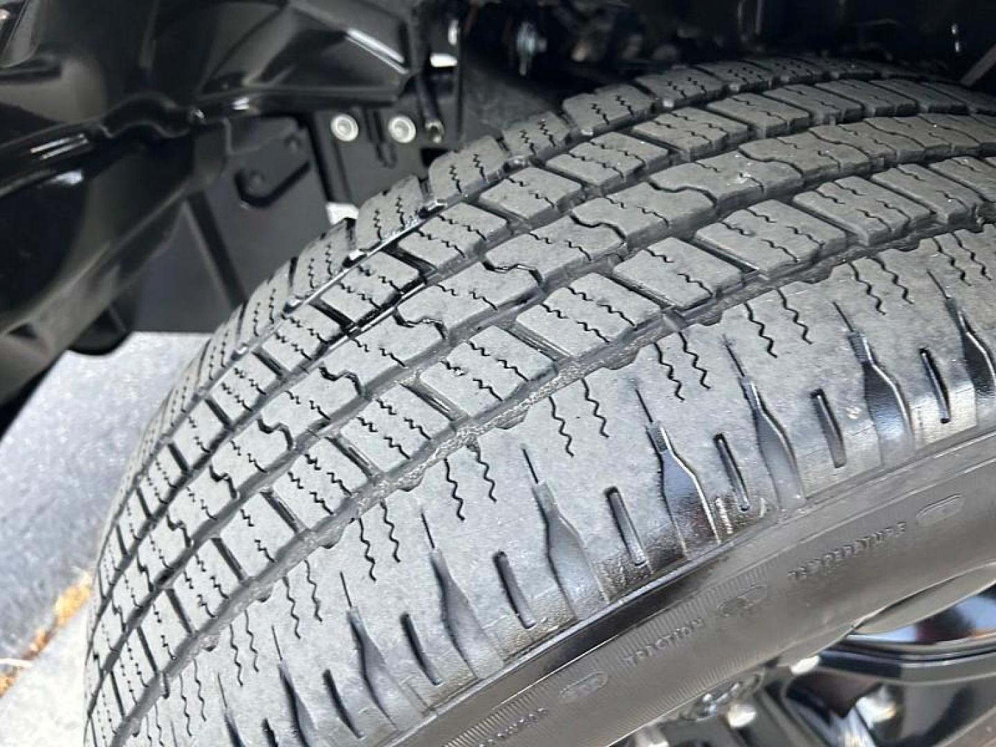 2024 SILVER Ram 1500 Classic 2WD (1C6RR6LG1RS) with an 6-Cyl 3.6 Liter engine, Automatic 8-Spd transmission, located at 412 Auto Vista Drive, Palmdale, CA, 93551, (661) 945-0620, 34.592636, -118.136681 - Photo#14