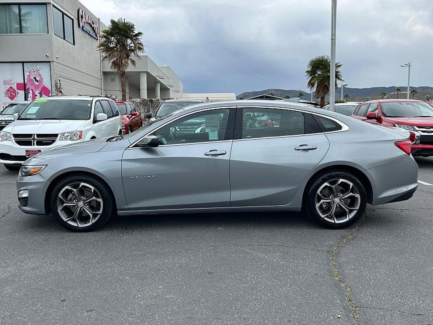 2024 GRAY Chevrolet Malibu (1G1ZD5ST6RF) with an 4-Cyl Turbo 1.5 Liter engine, Automatic CVT transmission, located at 412 Auto Vista Drive, Palmdale, CA, 93551, (661) 945-0620, 34.592636, -118.136681 - Photo#11