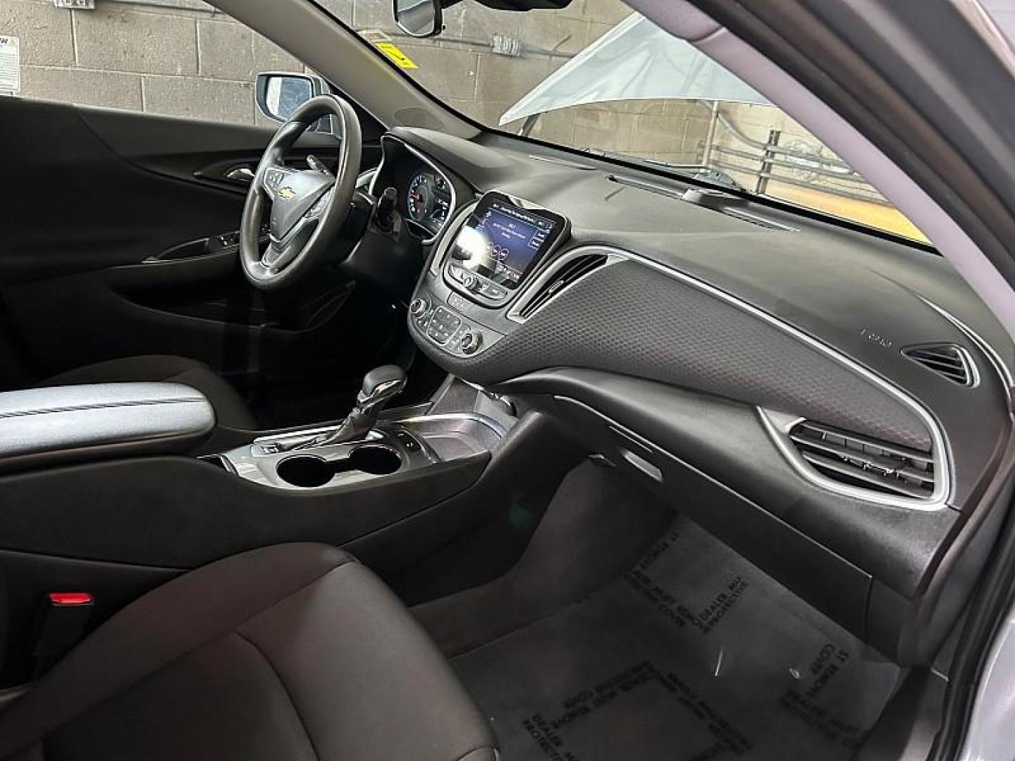 2024 GRAY Chevrolet Malibu (1G1ZD5ST6RF) with an 4-Cyl Turbo 1.5 Liter engine, Automatic CVT transmission, located at 412 Auto Vista Drive, Palmdale, CA, 93551, (661) 945-0620, 34.592636, -118.136681 - Photo#21