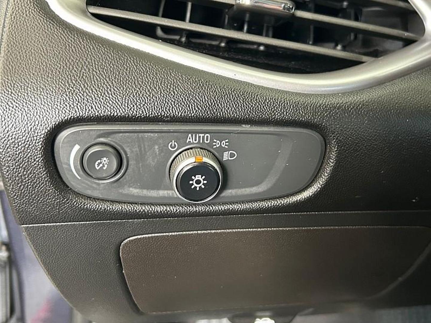 2023 GRAY Chevrolet Malibu (1G1ZD5STXPF) with an 4-Cyl Turbo 1.5 Liter engine, Automatic CVT transmission, located at 412 Auto Vista Drive, Palmdale, CA, 93551, (661) 945-0620, 34.592636, -118.136681 - Photo#27