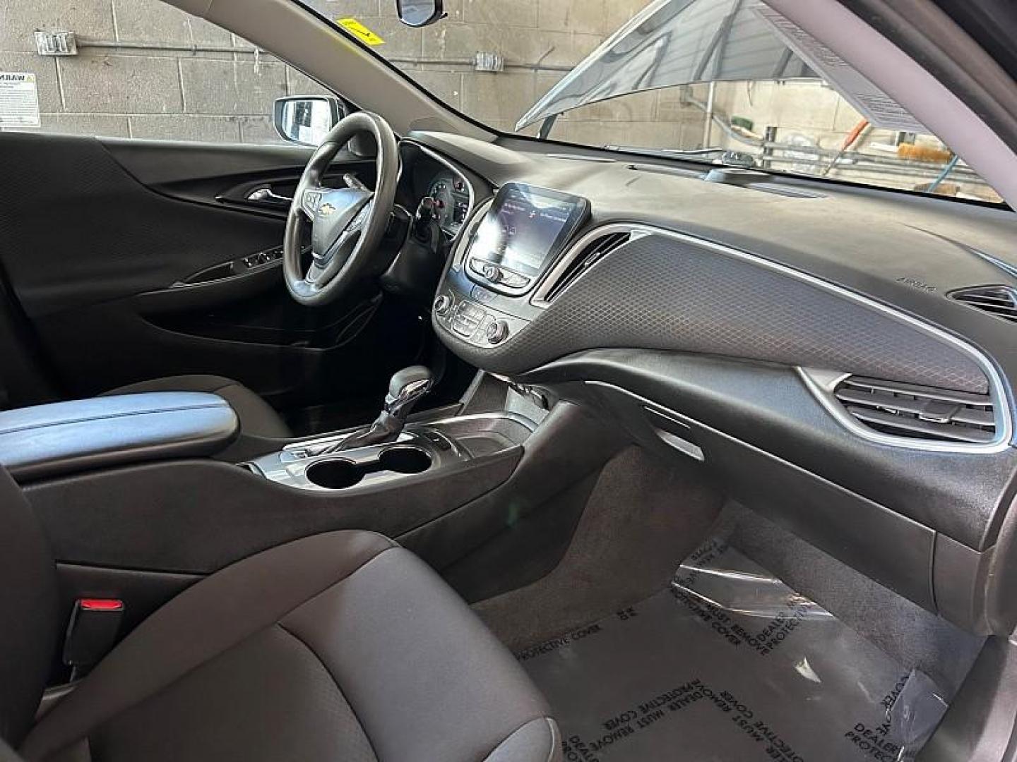 2023 GRAY Chevrolet Malibu (1G1ZD5STXPF) with an 4-Cyl Turbo 1.5 Liter engine, Automatic CVT transmission, located at 412 Auto Vista Drive, Palmdale, CA, 93551, (661) 945-0620, 34.592636, -118.136681 - Photo#32
