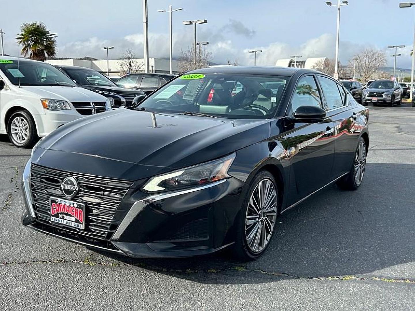 2023 BLACK Nissan Altima (1N4BL4EV1PN) with an 4-Cyl 2.5 Liter engine, Automatic Xtronic CVT transmission, located at 412 Auto Vista Drive, Palmdale, CA, 93551, (661) 945-0620, 34.592636, -118.136681 - Photo#2
