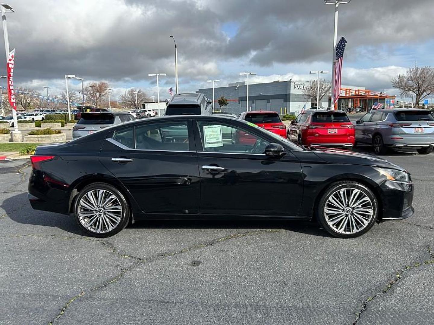 2023 BLACK Nissan Altima (1N4BL4EV1PN) with an 4-Cyl 2.5 Liter engine, Automatic Xtronic CVT transmission, located at 412 Auto Vista Drive, Palmdale, CA, 93551, (661) 945-0620, 34.592636, -118.136681 - Photo#3