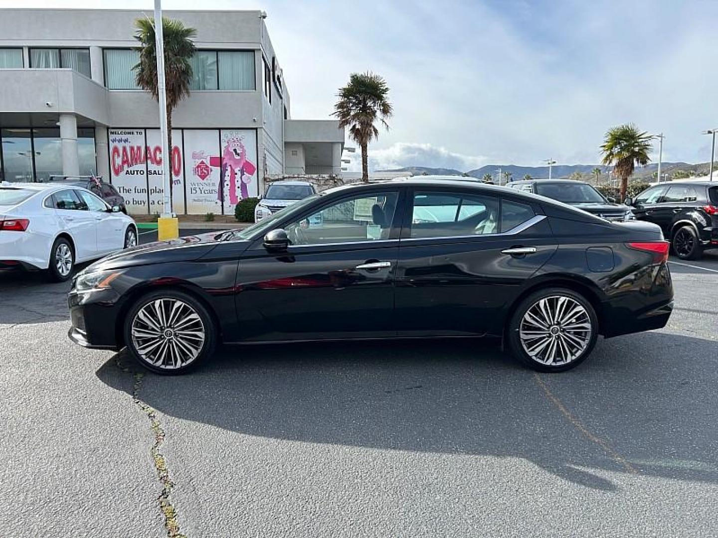 2023 BLACK Nissan Altima (1N4BL4EV1PN) with an 4-Cyl 2.5 Liter engine, Automatic Xtronic CVT transmission, located at 412 Auto Vista Drive, Palmdale, CA, 93551, (661) 945-0620, 34.592636, -118.136681 - Photo#7
