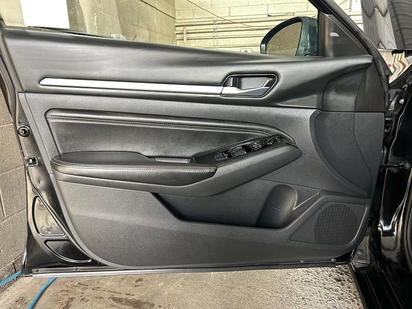 2023 BLACK Nissan Altima (1N4BL4EV1PN) with an 4-Cyl 2.5 Liter engine, Automatic Xtronic CVT transmission, located at 412 Auto Vista Drive, Palmdale, CA, 93551, (661) 945-0620, 34.592636, -118.136681 - Photo#15