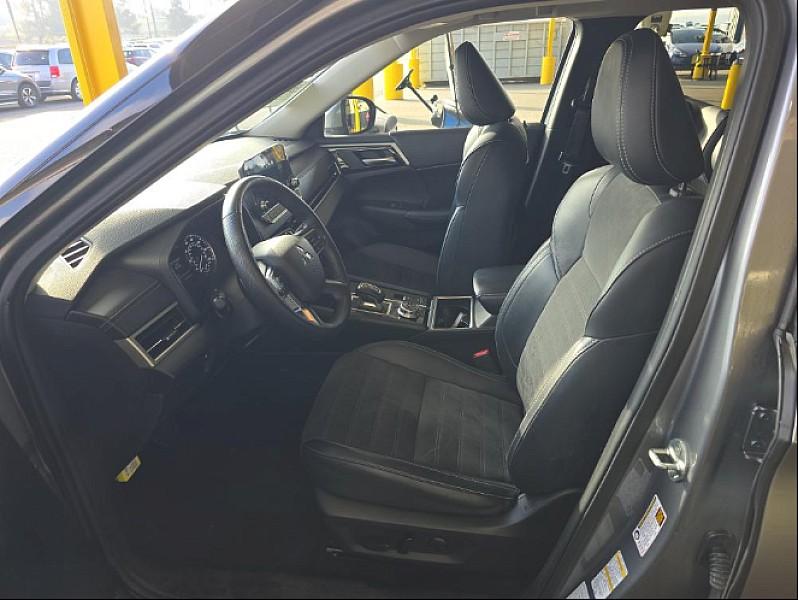 photo of 2024 Mitsubishi Outlander 