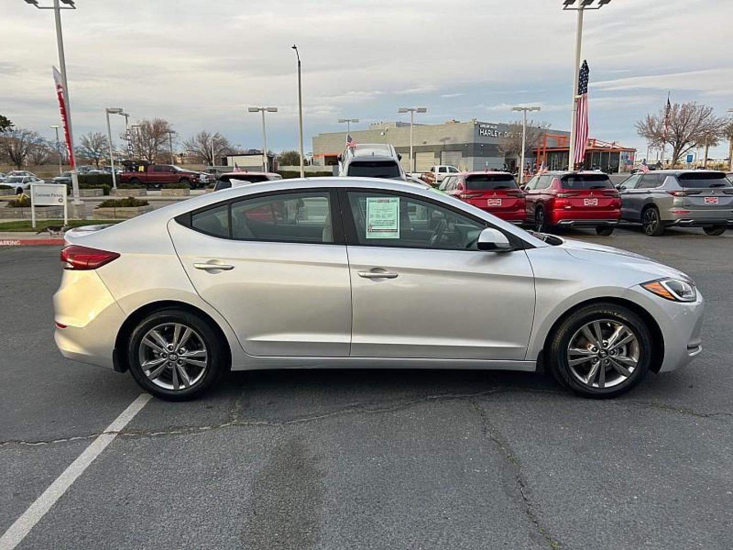 2018 SILVER Hyundai Elantra (KMHD84LF6JU) with an 4-Cyl 2.0 Liter engine, Auto 6-Spd Shiftronic transmission, located at 412 Auto Vista Drive, Palmdale, CA, 93551, (661) 945-0620, 34.592636, -118.136681 - Photo#5