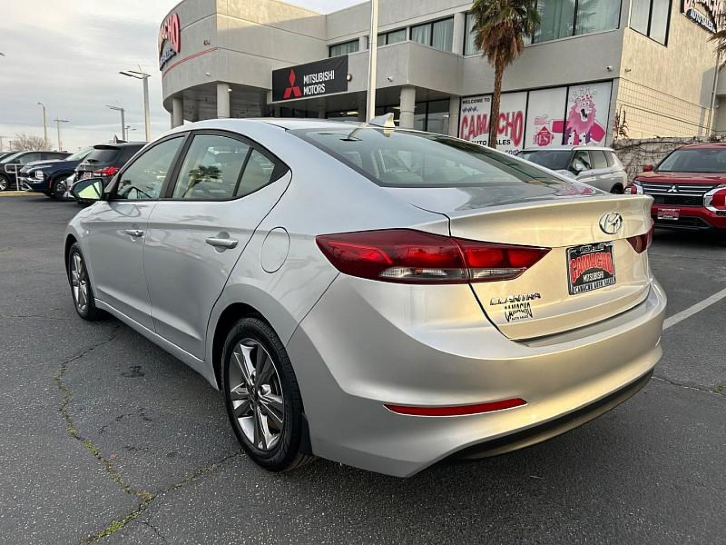 2018 SILVER Hyundai Elantra (KMHD84LF6JU) with an 4-Cyl 2.0 Liter engine, Auto 6-Spd Shiftronic transmission, located at 412 Auto Vista Drive, Palmdale, CA, 93551, (661) 945-0620, 34.592636, -118.136681 - Photo#8