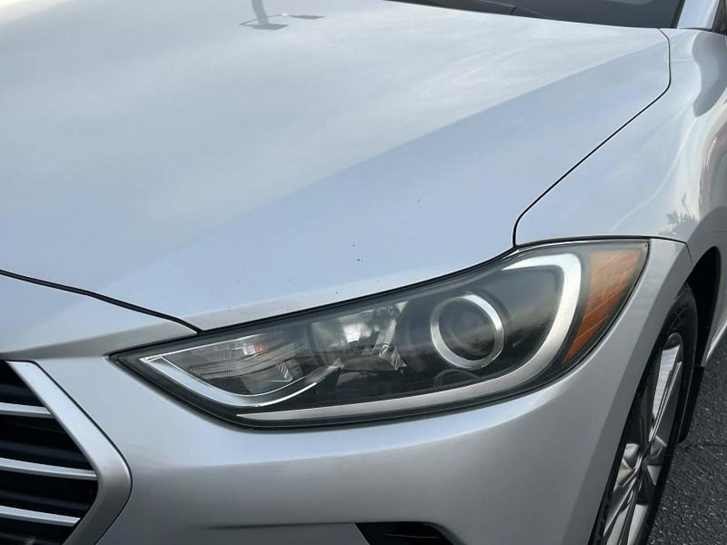 2018 SILVER Hyundai Elantra (KMHD84LF6JU) with an 4-Cyl 2.0 Liter engine, Auto 6-Spd Shiftronic transmission, located at 412 Auto Vista Drive, Palmdale, CA, 93551, (661) 945-0620, 34.592636, -118.136681 - Photo#9