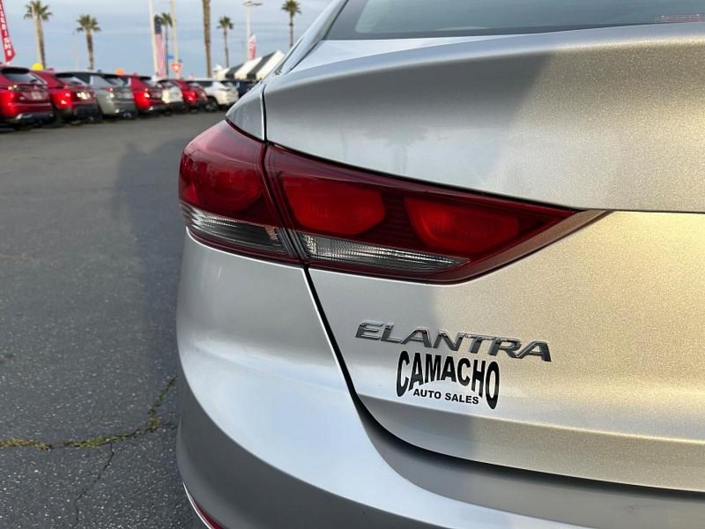 2018 SILVER Hyundai Elantra (KMHD84LF6JU) with an 4-Cyl 2.0 Liter engine, Auto 6-Spd Shiftronic transmission, located at 412 Auto Vista Drive, Palmdale, CA, 93551, (661) 945-0620, 34.592636, -118.136681 - Photo#10