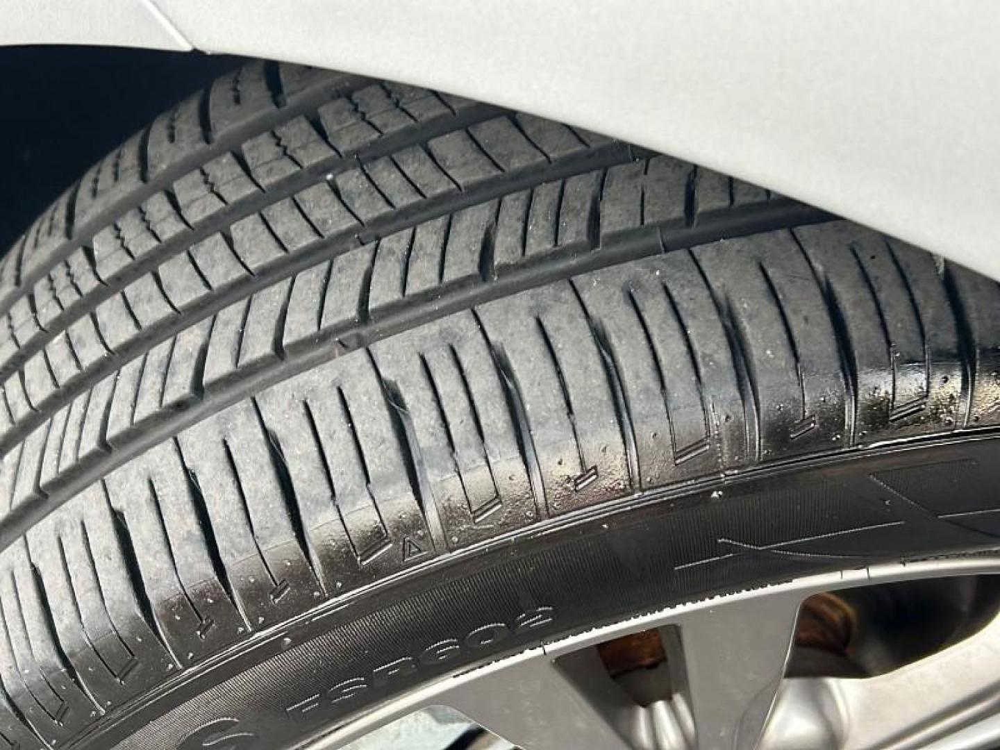 2018 SILVER Hyundai Elantra (KMHD84LF6JU) with an 4-Cyl 2.0 Liter engine, Auto 6-Spd Shiftronic transmission, located at 412 Auto Vista Drive, Palmdale, CA, 93551, (661) 945-0620, 34.592636, -118.136681 - Photo#13