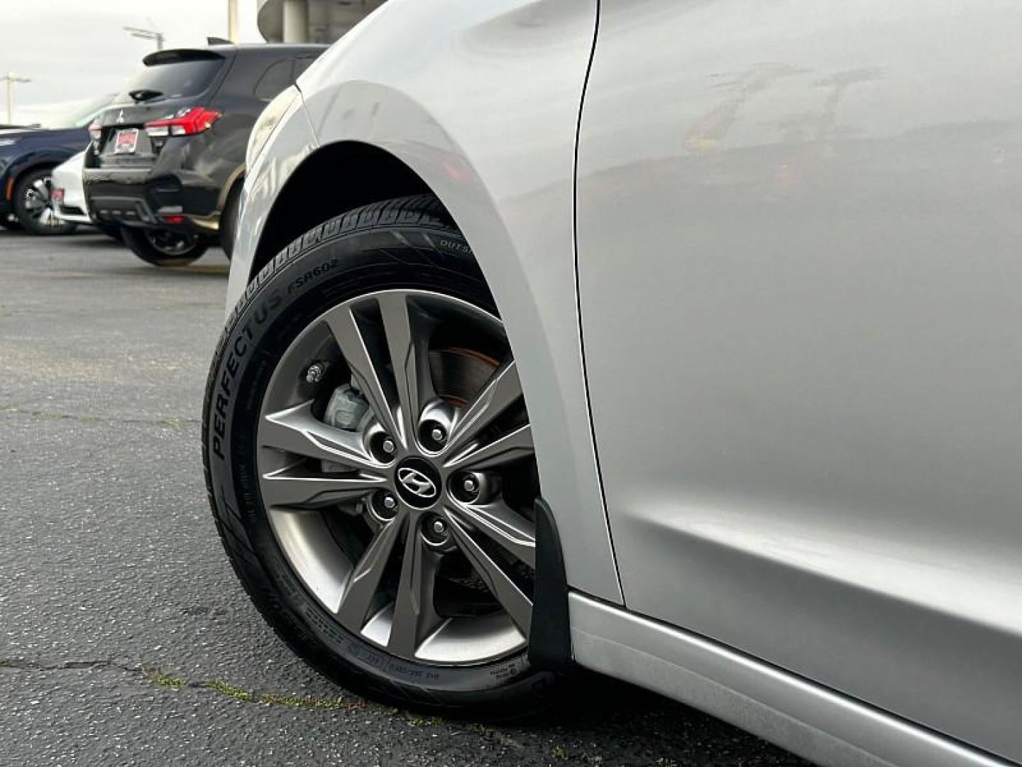 2018 SILVER Hyundai Elantra (KMHD84LF6JU) with an 4-Cyl 2.0 Liter engine, Auto 6-Spd Shiftronic transmission, located at 412 Auto Vista Drive, Palmdale, CA, 93551, (661) 945-0620, 34.592636, -118.136681 - Photo#15