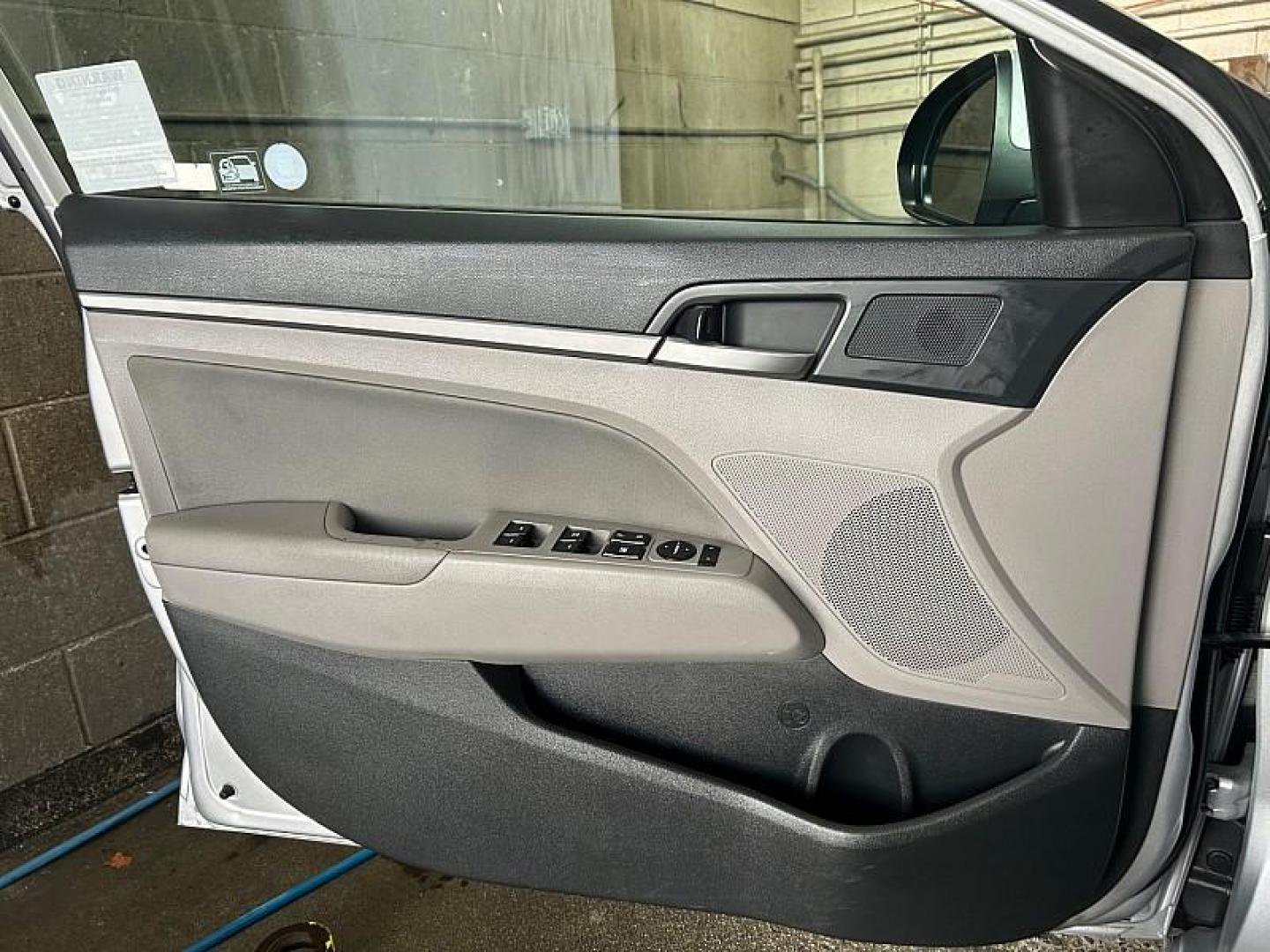 2018 SILVER Hyundai Elantra (KMHD84LF6JU) with an 4-Cyl 2.0 Liter engine, Auto 6-Spd Shiftronic transmission, located at 412 Auto Vista Drive, Palmdale, CA, 93551, (661) 945-0620, 34.592636, -118.136681 - Photo#16