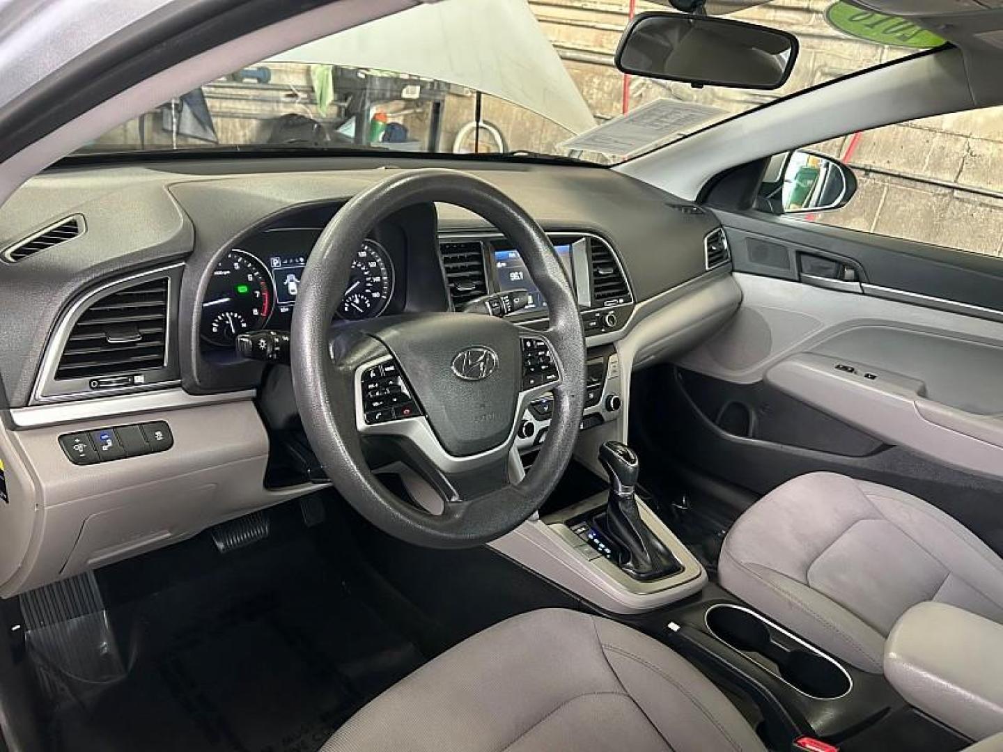 2018 SILVER Hyundai Elantra (KMHD84LF6JU) with an 4-Cyl 2.0 Liter engine, Auto 6-Spd Shiftronic transmission, located at 412 Auto Vista Drive, Palmdale, CA, 93551, (661) 945-0620, 34.592636, -118.136681 - Photo#17