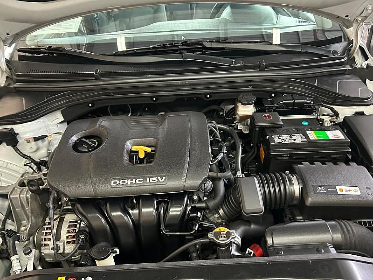 2018 SILVER Hyundai Elantra (KMHD84LF6JU) with an 4-Cyl 2.0 Liter engine, Auto 6-Spd Shiftronic transmission, located at 412 Auto Vista Drive, Palmdale, CA, 93551, (661) 945-0620, 34.592636, -118.136681 - Photo#26