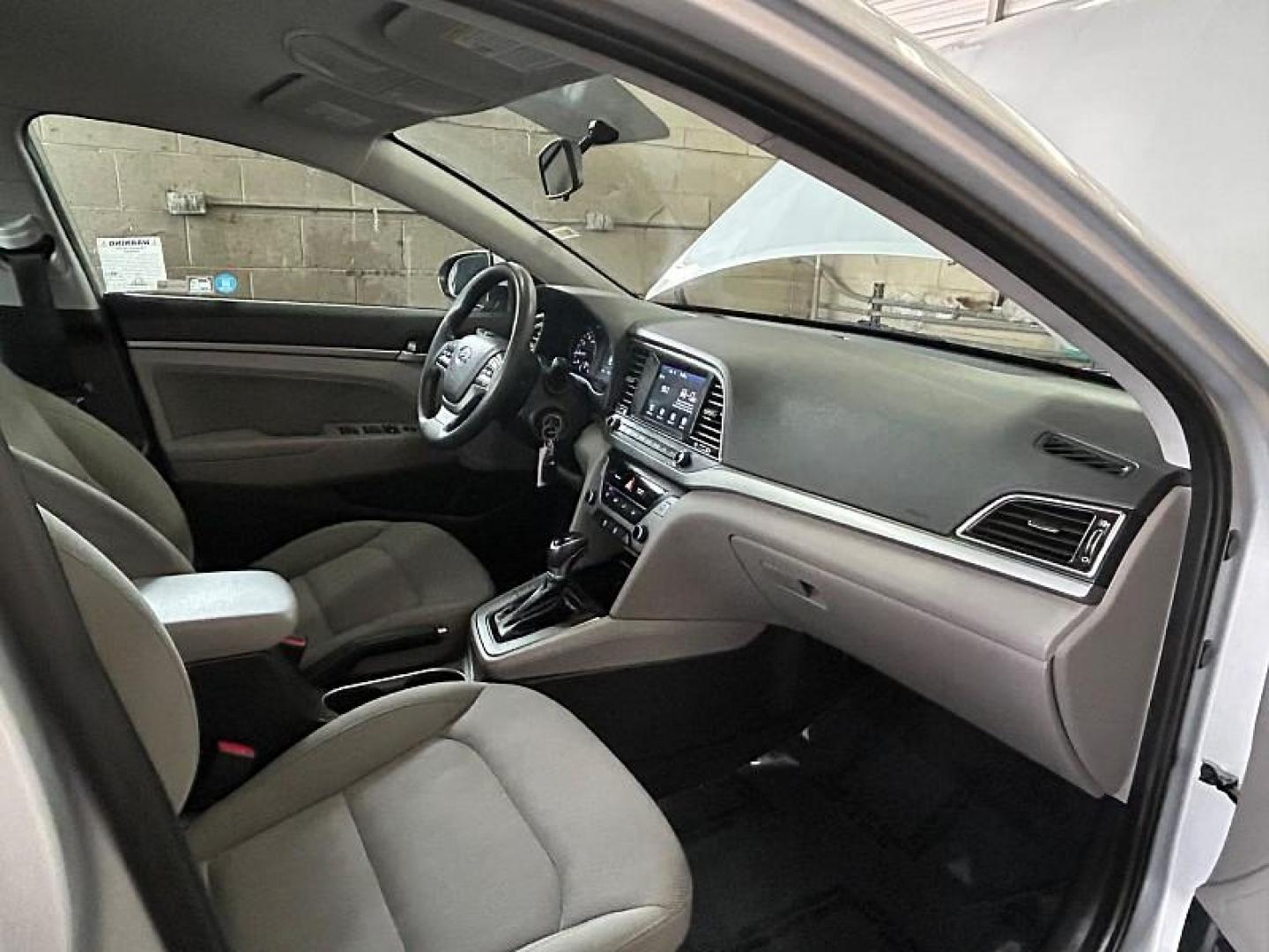 2018 SILVER Hyundai Elantra (KMHD84LF6JU) with an 4-Cyl 2.0 Liter engine, Auto 6-Spd Shiftronic transmission, located at 412 Auto Vista Drive, Palmdale, CA, 93551, (661) 945-0620, 34.592636, -118.136681 - Photo#29