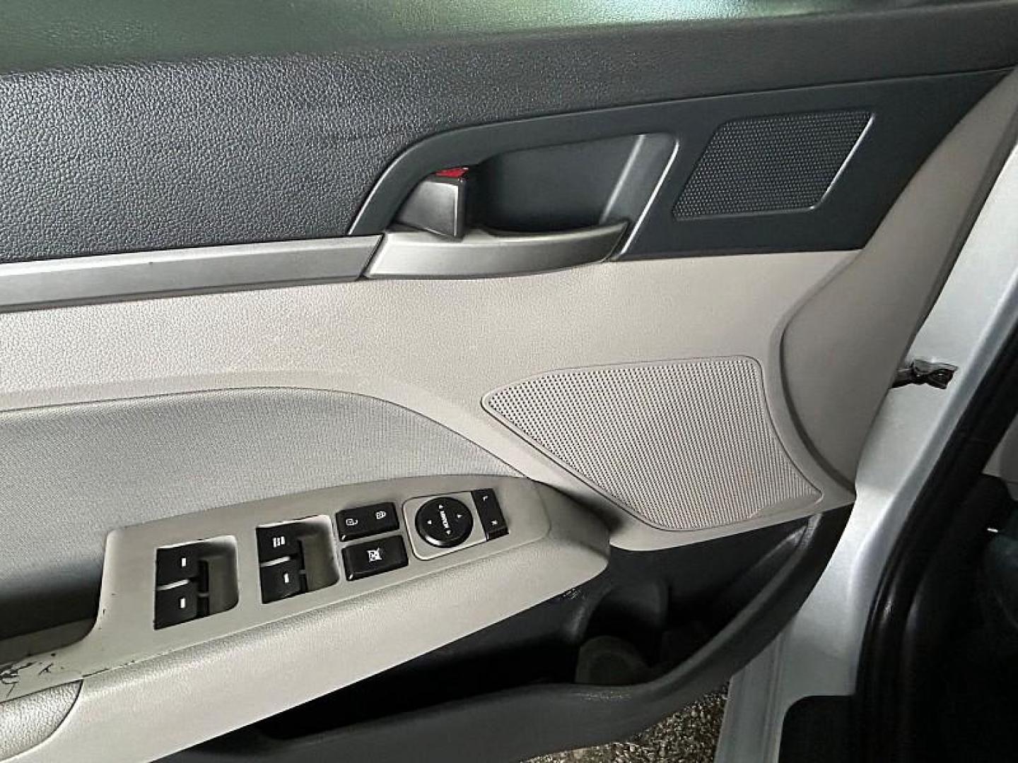 2018 SILVER Hyundai Elantra (KMHD84LF6JU) with an 4-Cyl 2.0 Liter engine, Auto 6-Spd Shiftronic transmission, located at 412 Auto Vista Drive, Palmdale, CA, 93551, (661) 945-0620, 34.592636, -118.136681 - Photo#30