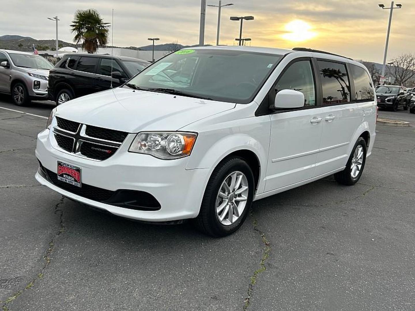 2016 WHITE Dodge Grand Caravan (2C4RDGCG6GR) with an V6 Flex Fuel 3.6 Liter engine, Automatic 6-Spd transmission, located at 412 Auto Vista Drive, Palmdale, CA, 93551, (661) 945-0620, 34.592636, -118.136681 - Photo#6