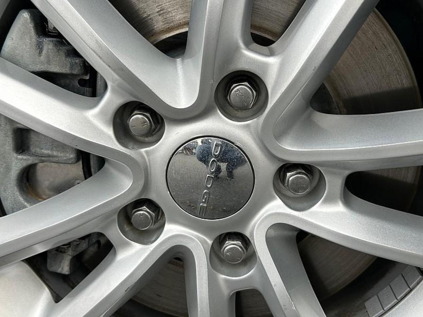 2016 WHITE Dodge Grand Caravan (2C4RDGCG6GR) with an V6 Flex Fuel 3.6 Liter engine, Automatic 6-Spd transmission, located at 412 Auto Vista Drive, Palmdale, CA, 93551, (661) 945-0620, 34.592636, -118.136681 - Photo#7